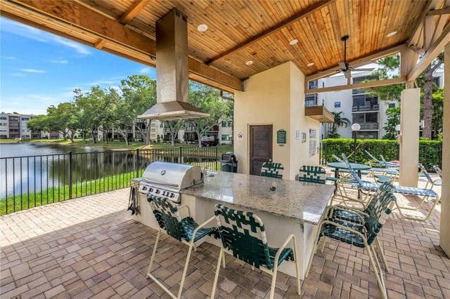 5750 80TH STREET N D107, St Petersburg, FL 33709