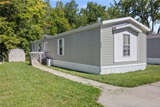 226 Rhode Island Drive, Elyria, OH 44035