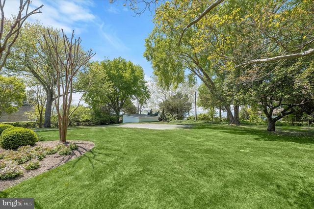 817 BROADWATER WAY, Gibson Island, MD 21056