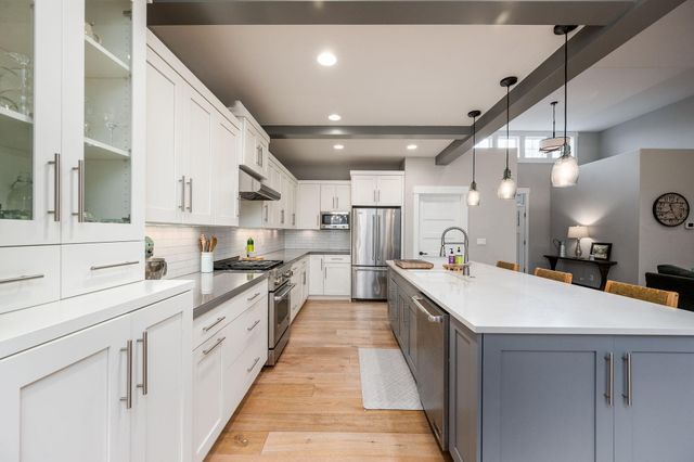 20382 Penhollow Lane, Bend, OR 97702