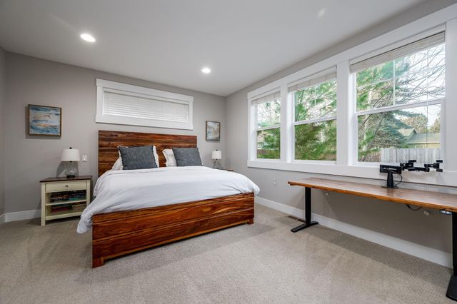 20382 Penhollow Lane, Bend, OR 97702