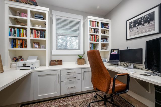 20382 Penhollow Lane, Bend, OR 97702