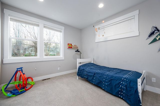 20382 Penhollow Lane, Bend, OR 97702