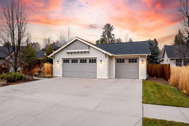 20382 Penhollow Lane, Bend, OR 97702