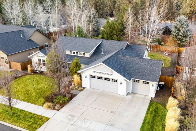 20382 Penhollow Lane, Bend, OR 97702