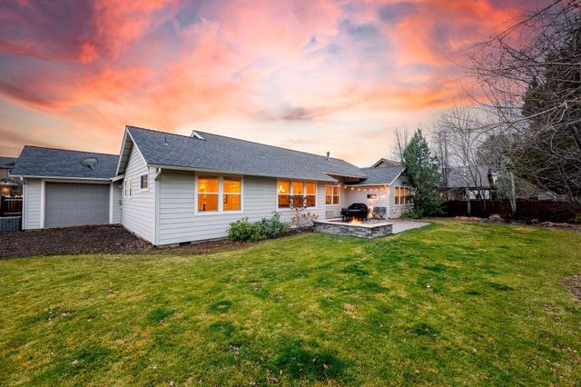 20382 Penhollow Lane, Bend, OR 97702