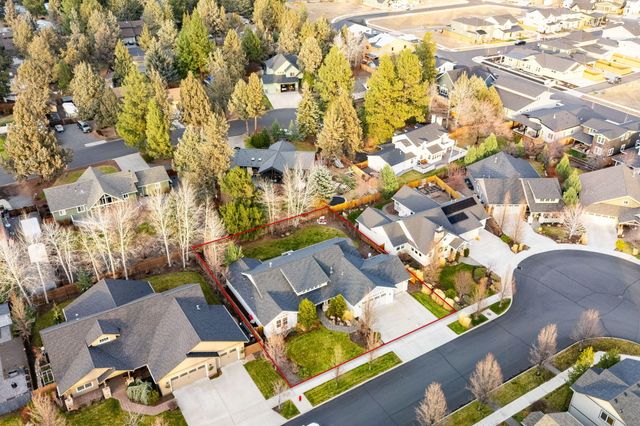 20382 Penhollow Lane, Bend, OR 97702