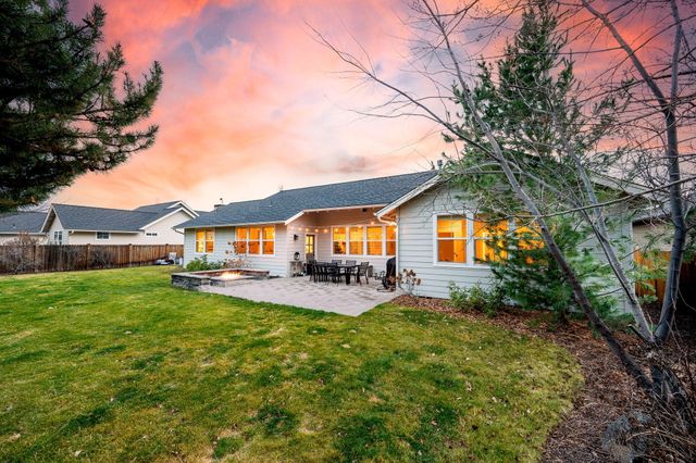 20382 Penhollow Lane, Bend, OR 97702