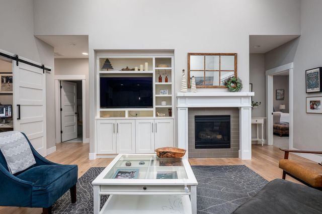 20382 Penhollow Lane, Bend, OR 97702