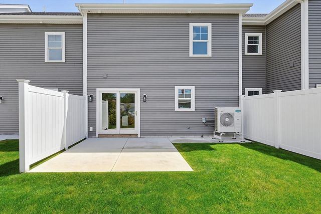 321 Winthrop Street 109, Taunton, MA 02780