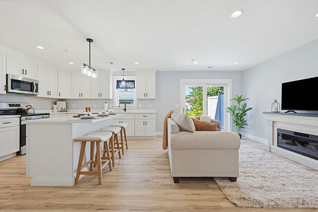 321 Winthrop Street 109, Taunton, MA 02780