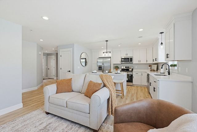 321 Winthrop Street 109, Taunton, MA 02780