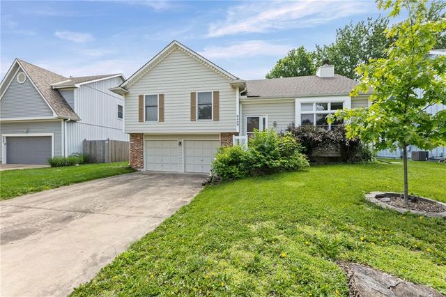 6409 Chouteau Street, Shawnee, KS 66226