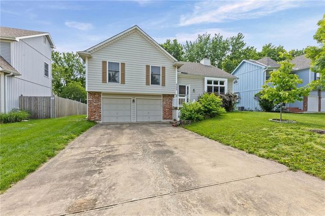 6409 Chouteau Street, Shawnee, KS 66226