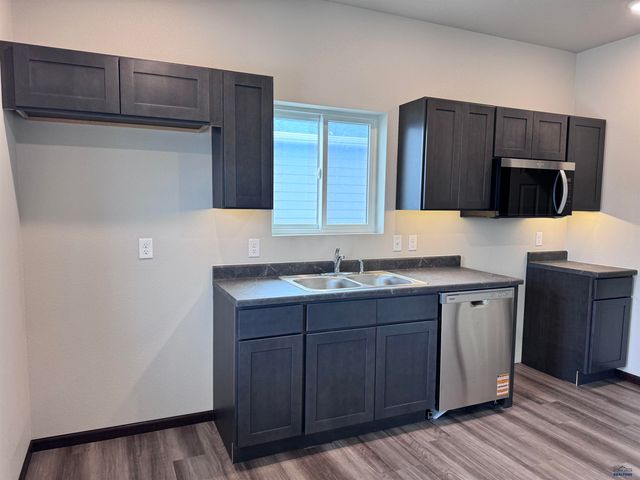 5618 BRIDGE DR, Rapid City, SD 57703