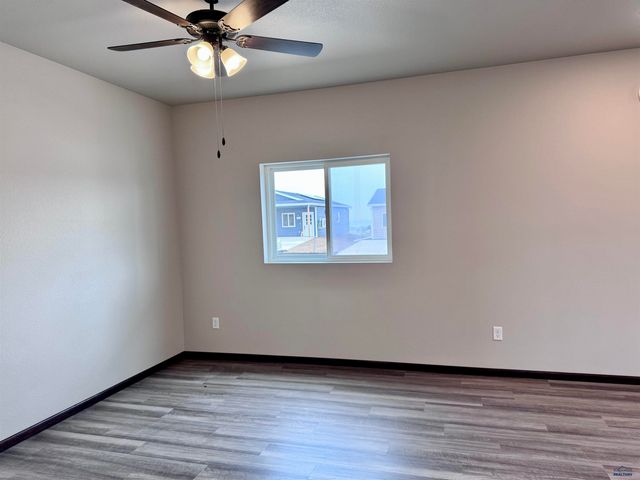 5618 BRIDGE DR, Rapid City, SD 57703
