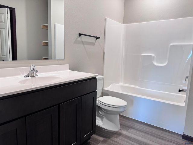 5618 BRIDGE DR, Rapid City, SD 57703