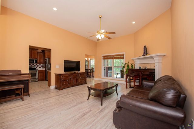 644 Trails End Circle, Bonaire, GA 31005