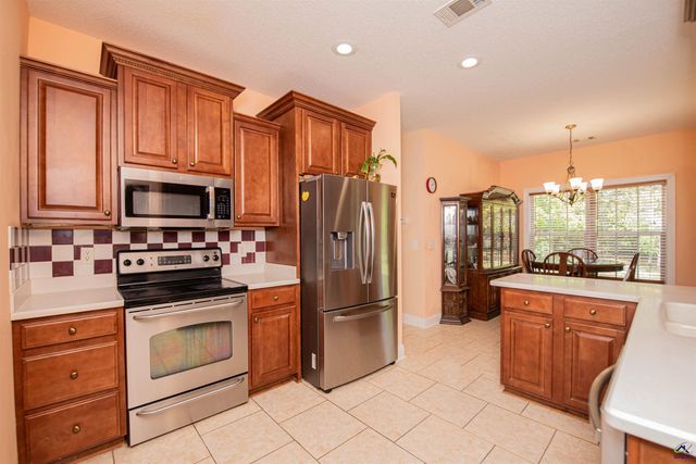 644 Trails End Circle, Bonaire, GA 31005