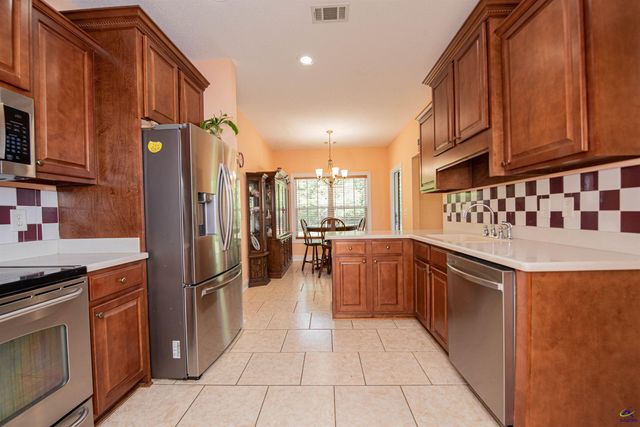 644 Trails End Circle, Bonaire, GA 31005