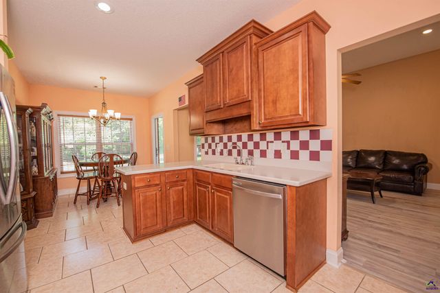 644 Trails End Circle, Bonaire, GA 31005