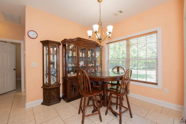 644 Trails End Circle, Bonaire, GA 31005