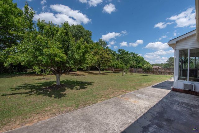 644 Trails End Circle, Bonaire, GA 31005