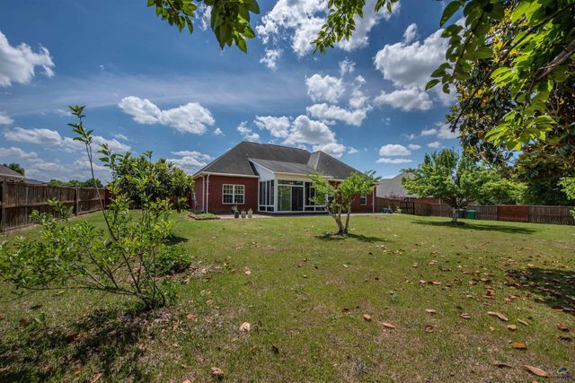 644 Trails End Circle, Bonaire, GA 31005