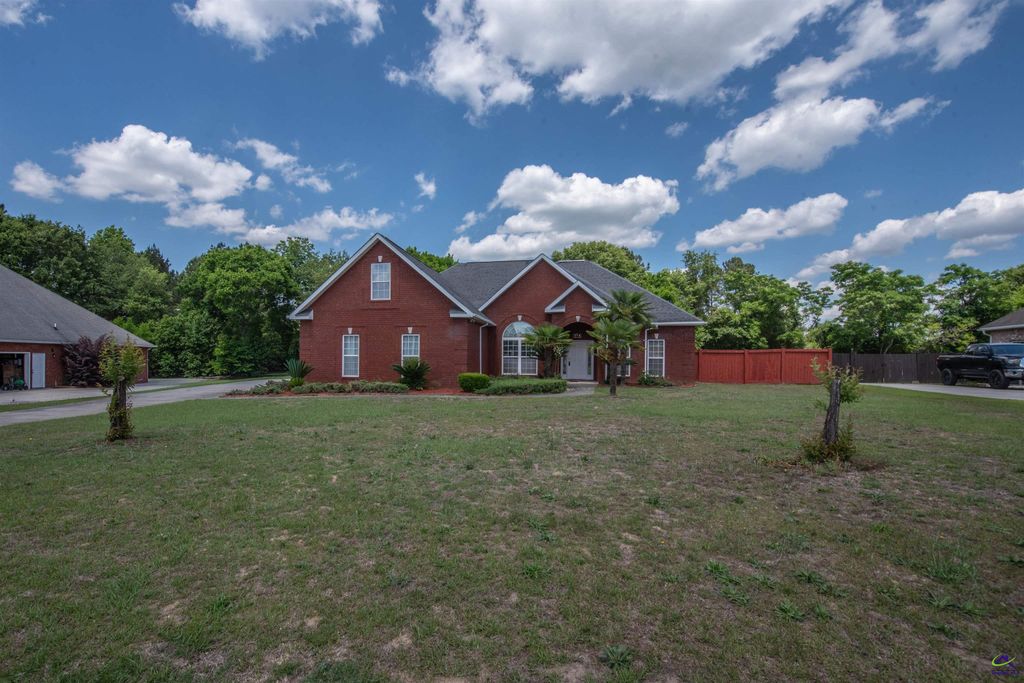 644 Trails End Circle, Bonaire, GA 31005