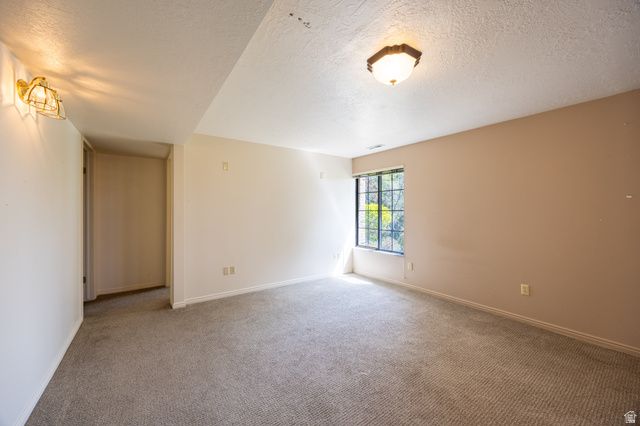 2612 E ANTELOPE DR, Layton, UT 84040