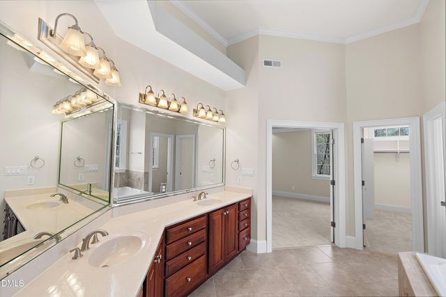 1525 Eglantyne Court, Raleigh, NC 27613