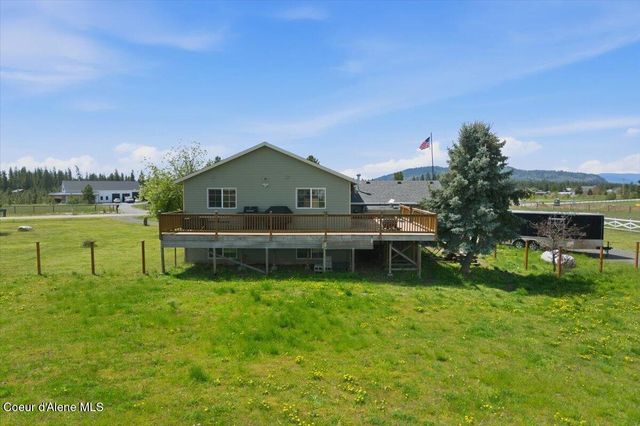 2037 E Yellow Pine Ave, Athol, ID 83801