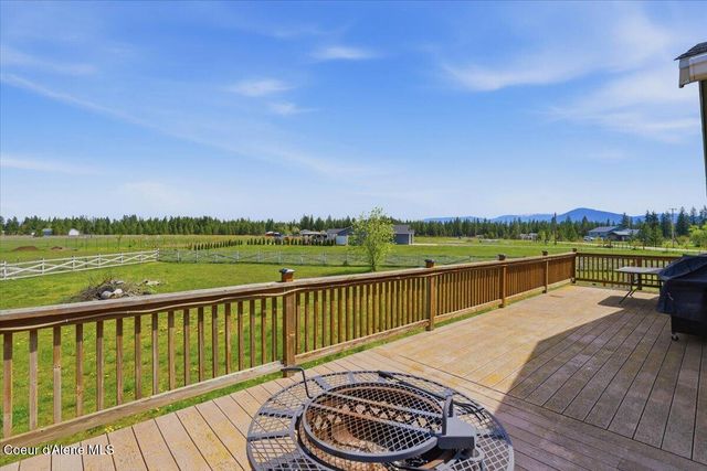 2037 E Yellow Pine Ave, Athol, ID 83801