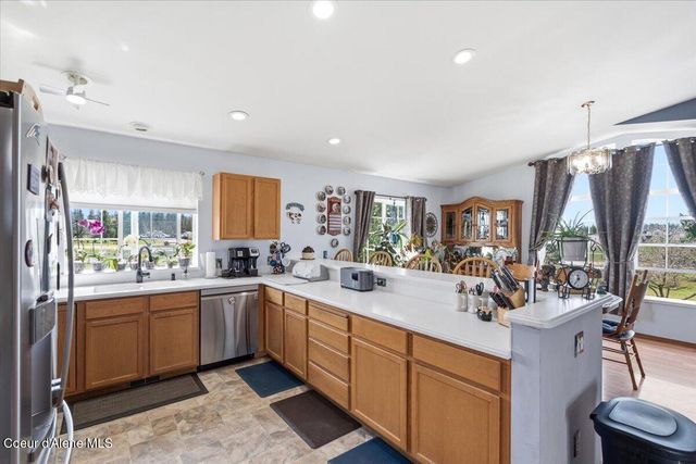 2037 E Yellow Pine Ave, Athol, ID 83801