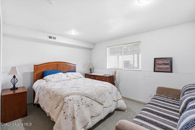 2037 E Yellow Pine Ave, Athol, ID 83801