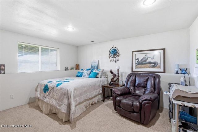 2037 E Yellow Pine Ave, Athol, ID 83801