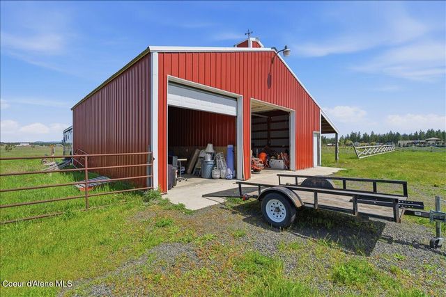 2037 E Yellow Pine Ave, Athol, ID 83801