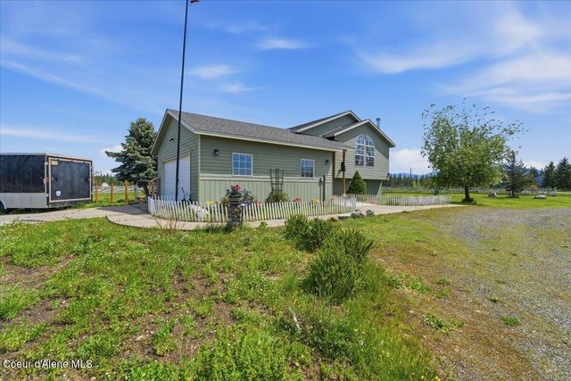 2037 E Yellow Pine Ave, Athol, ID 83801