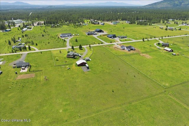 2037 E Yellow Pine Ave, Athol, ID 83801