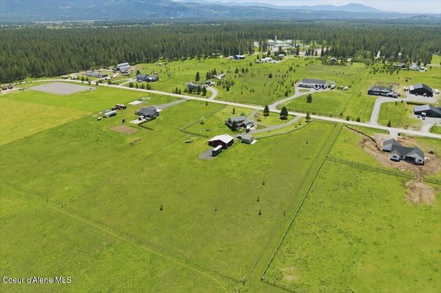 2037 E Yellow Pine Ave, Athol, ID 83801