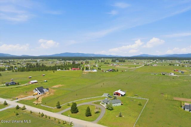 2037 E Yellow Pine Ave, Athol, ID 83801