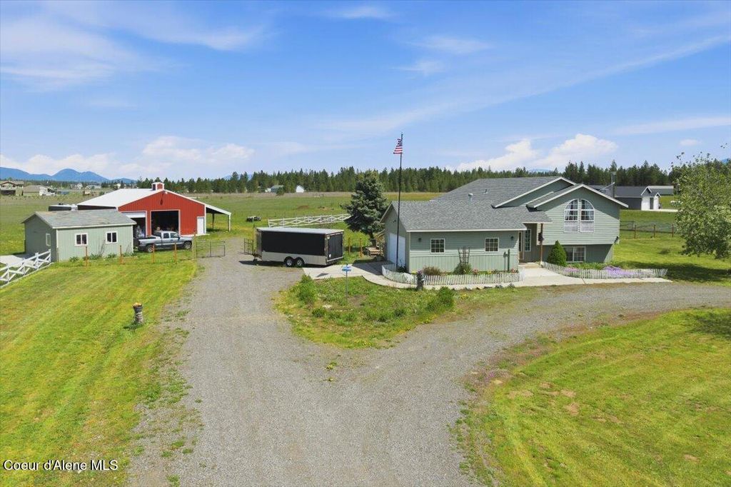 2037 E Yellow Pine Ave, Athol, ID 83801