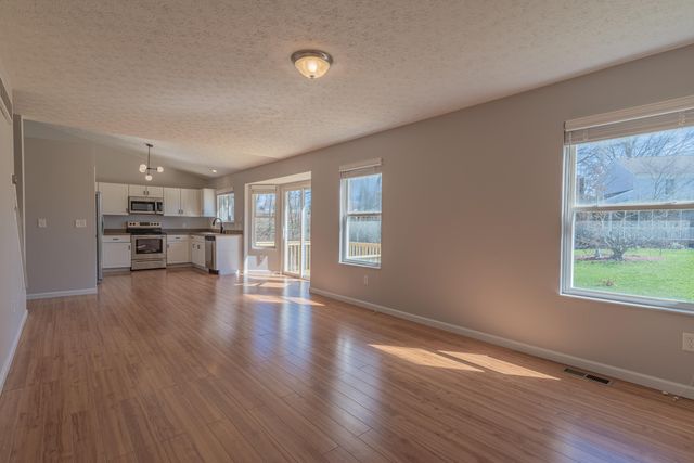 6 Trotters Way, Florence, KY 41042