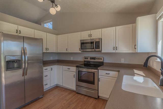 6 Trotters Way, Florence, KY 41042