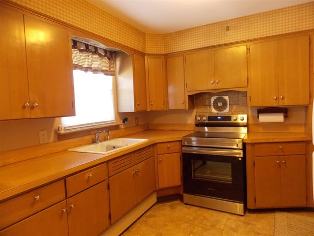 1032 Sutton Street, Saginaw, MI 48602