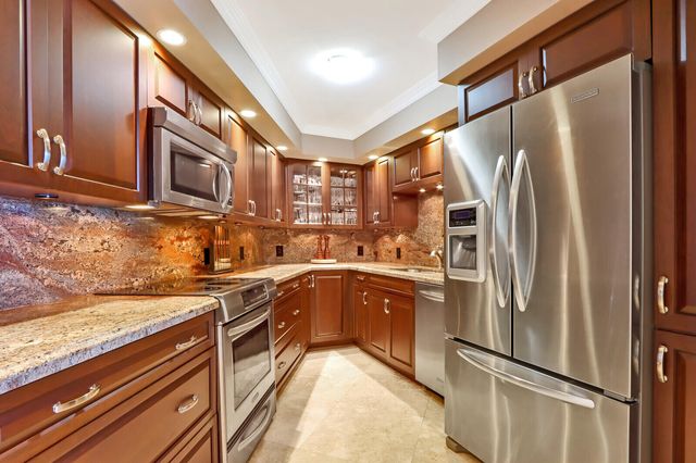 5420 N Ocean Drive 1703, Singer Island, FL 33404