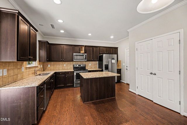 906 Pleasant Colony Drive, Knightdale, NC 27545