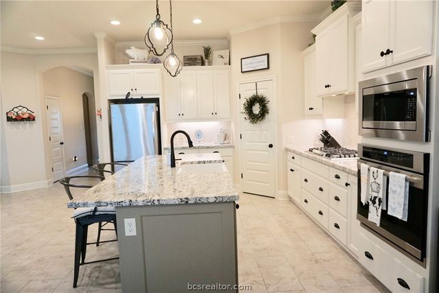 4202 Angel Landing Court, Bryan, TX 77802