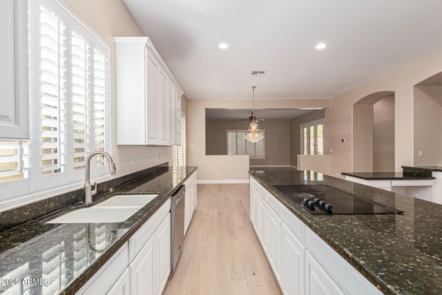 16404 S 23RD Way, Phoenix, AZ 85048