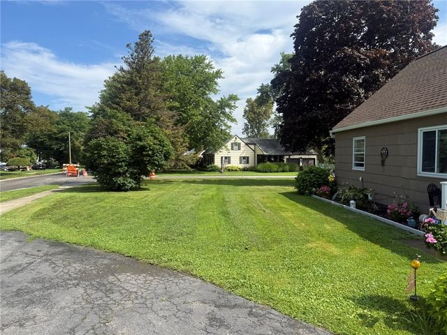 71 Ridge Terrace, Greece, NY 14626